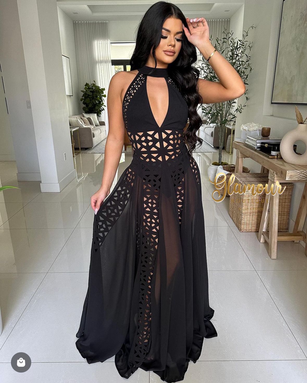 Vestido negro con apertura